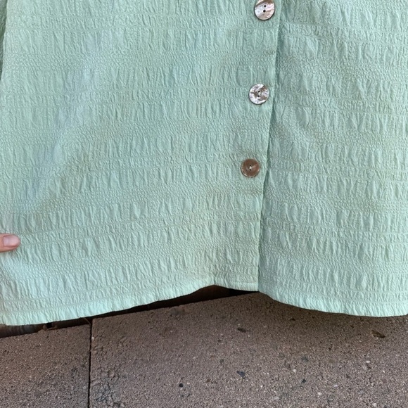 MULTIPLES Women’s Light Green Textured Button Down Tunic Top Shirt Size Medium - Picture 5 of 11